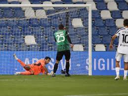 Alex sandro (juventus) header from the right side of the six yard box to the. Ppingajqzbrngm