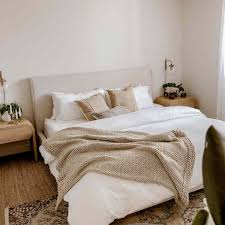 Simple two color bedroom decor ideas | shutterstock. 23 Beautiful Neutral Bedroom Design Ideas