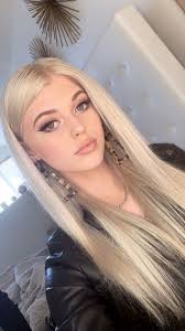 Loren Gray Grey Blonde Blonde Hair Looks Long Hair Styles She has blonde hair and blue eyes. loren gray grey blonde blonde hair