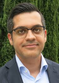 Majid Karimi's Instagram, Twitter & Facebook