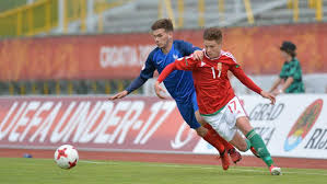 Kevin csoboth, 20, uit hongarije sl benfica b, sinds 2019 linksbuiten marktwaarde: Csoboth Kevin 24 Hu