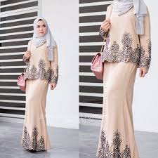 Hari raya aidilifitri is just a few months away and everyone must be getting excited with this you can browse through designs from various brands which will make your hari raya a fashionable one. Design Baju Raya Terkini