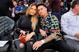 You can find info that includes net worth, salary, girlfriend, engaged, children, career, affair, nationality, and ethnicity. Ace Family Video Austin Mcbroom Yells At Catherine In Leaked Clip