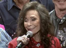 Re-Live Loretta Lynn's Final Performance