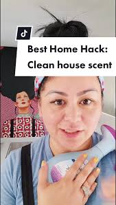 BEST HACK, make your house smell amazing in seconds 😍 #cleantiktok  #stilettosandsincity #homehack #smellsgood #sosatisfying #learnfromme  #febreze