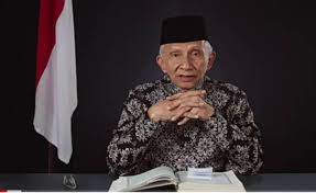 Sejak lulus sarjana dari fakultas ilmu sosial. Amien Rais Mencari Teman Dalam Politik Memang Harus Hati Hati