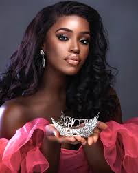 Carrie Everett (@misscarrieeverett) • Instagram photos and videos