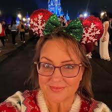 Any restaurants open for dinner