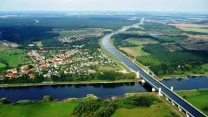 Kanalbrücke magdeburg) is a large navigable aqueduct in central germany, located near magdeburg. Incredible Magdeburg Water Bridge In The Germany Traveleering