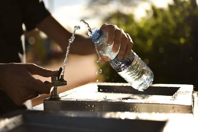 Seca no DF: g1 mostra como calcular quantos litros de água beber por dia | G1