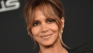 ESCÁNDALO! ALEJANDRO GONZÁLEZ IÑÁRRITU SORPRENDE AL APARECER EN EL FUNERAL  DE JORGE BERRY