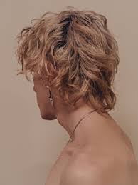 A perfect hairstyle for a teen boy with blonde hair. Boy Short Blonde Hair Aesthetic Novocom Top