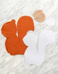 Diy Felt Plushie Easy Felt Squirrel Pattern The Yellow Birdhouse Felt Plushie Felt Crafts Patterns Diy Felt Animals