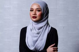 Haneesya hanee dewi remaja 2018 menangis di meletop | neelofa & remy ishak. Tumblr