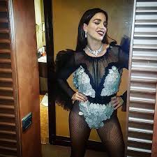 Η κατερίνα στικούδη πάντα εντυπωσιακή και σε.ξι με τα καλλίγραμα πόδια και το απόλυτο κορμί της! Katerina Stikoydh O Mystikos Gamos Ths Ta Sxedia Gia Ena Paidi Kai O Logos Poy Eipe To Nai Sto Yfsf