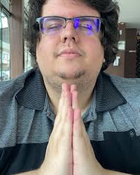 Entrando pro clube do só agradece 🙏🙏 Completando 25 aninhos com um apt no  meu nome, Deus é bom demais. Obrigado por todos os feliz aniversário e por  tudo até hoje, sem