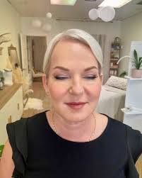 Cindy Senecal's Instagram, Twitter & Facebook