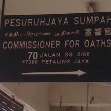 Oleh itu, seorang 'advocate of those courts' di bawah perkara 123 perlembagaan tidak semestinya merupakan seorang peguambela dan peguamcara yang beramal (lihat perenggan 58). Photos At Pesuruhjaya Sumpah Ss2 Office