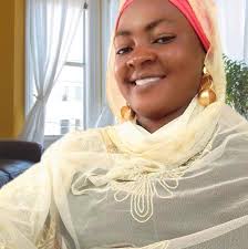 Star girl, Aria, out in Dubai sun. She doesn't like it at all 😂