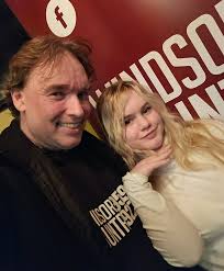 A woman has gone viral for saying that parents shouldn't be expected to put  back shopping carts. Agree or disagree? ~Cordell, Windsor's Country Mornings