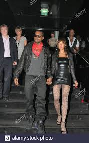 Kanye wurde in begleitung einer unbekannten frau gesichtet. Kanye West Und Verlobte Alexis Phifer Maurice Hennessy Und Kanye West Veranstalten Sie Eine Valentinstag Party Im Tao Nightclub An Der Stockfotografie Alamy