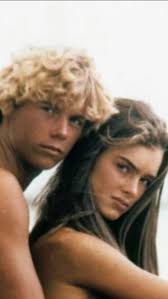 Brooke Shields with her daughters in 2021