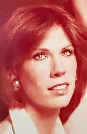 Rachel Einhorn's Instagram, Twitter & Facebook