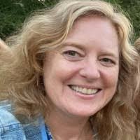 Carolyn Shearer's Instagram, Twitter & Facebook