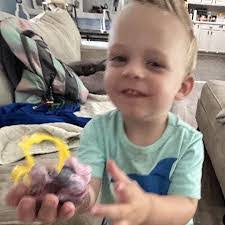 Danielle Tapp's Instagram, Twitter & Facebook