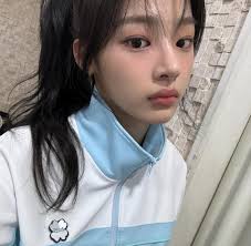 NJZ MINJI (뉴진스 민지)