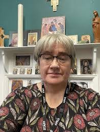 Helen Stanton's Instagram, Twitter & Facebook