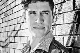 Iain Howie · Artist Profile