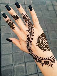 Darüber hinaus gibt es einen weiteren faktor, der die zeit beeinflusst, während der sie mit einem temporären henna. 1001 Ideen Wie Sie Ein Henna Tattoo Selber Machen Henna Tattoo Selber Machen Tattoo Selber Machen Tochter Tattoos