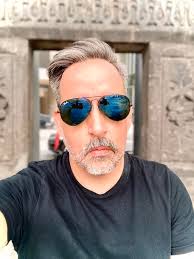 What is causing the intense honking