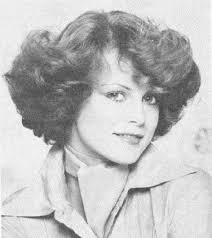 There was also a lot of experimentation and n ew styles were created throughout the decade. Photos Bild Galeria 70s Short Hairstyles 1970s Hairstyles 70s Hair 1970 Hairstyles