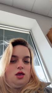 Naomi Schuster's Instagram, Twitter & Facebook