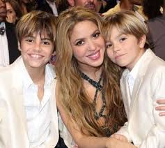 Filhos de Shakira cantam 'nas horas'. Milan e Sasha seguem carreira da mãe  e recebem elogios - Celebridades - FLASH!