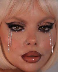 Simone Howard (simonemhoward)