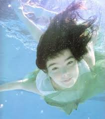 Bjork Oh So Quiet Official Video Maryjopeace Bjork Spike Jonze Women In Music