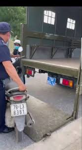 Người nói rằng bánh mì không phải thực phẩm, lương thực thiết yếu là ông trần lê hữu thọ (phó chủ tịch ubnd phường vĩnh hòa). Zcauig3iwh4 Gm