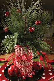40 inspirational church christmas decorations ideas. 35 Christmas Decor Ideas In Traditional Red And Green Digsdigs