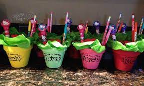 Happy Birthday 32 Kids Goodie Bags That Are Actually Good Geekmom Birthday Goodie Bags Goodie Bags For Kids Birthday Party Goodie Bags