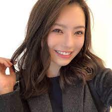 水野波奈 on instagram こないだ dollyofficial 1 さん 池袋店の小顔マッサージに行ってきたよ 顔 0 3mmで凝りとかしっかりほぐしていただきました 小顔マッサージ hair styles beauty long hair styles