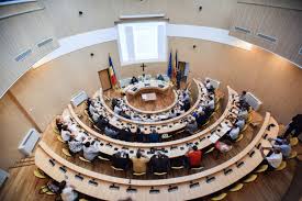 Maybe you would like to learn more about one of these? Ce InseamnÄƒ Un Loc De MuncÄƒ La Stat 12 CandidaÈ›i Pe Un Loc