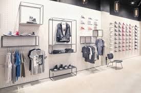 Converse Store In Berlin Wiedereroffnet Commercial Design Retail Store Design Interior Retail Store Design