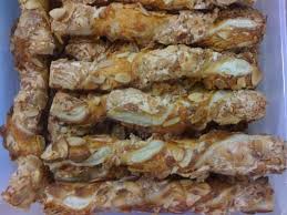 Drole De Nom Pour Ces Batonnets Torsades En Pate Feuilletee Originaires Du Sud De La France Est Ce Pour Autant Cuisine Cuisine Et Boissons Recettes De Cuisine