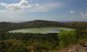 Am 5 mai 2017, 18:33. Lac Dziani Der Vulkansee Von Mayotte Foto Bild Landschaft Bach Fluss See Lac Bilder Auf Fotocommunity