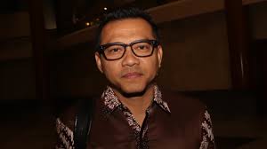 Pada tahun 2021 ini anang hermansyah dan ashanty kembali mengeluarkan single cinta tanpa syarat. Transformasi Anang Hermansyah Dari Rambut Gondrong Hingga Pendek Kumparan Com