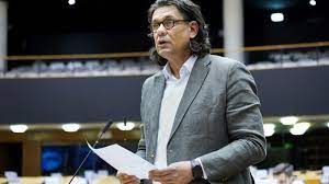 Folgerichtig hat der kläger ein strafverfahren gegen tamás deutsch angestrengt. Party Members Ask To Exclude Fidesz Mep Tamas Deutsch Euractiv Com