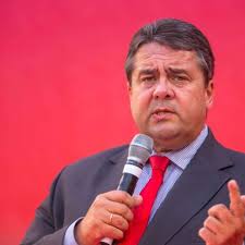 Gabriel berät Tönnies: SPD-Politiker wüten nach Arroganz-Interview